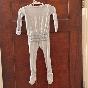 Kickee Pants 9-12mo Ruffled pale blue zip Footie in Soft Bamboo, Great Cndtn